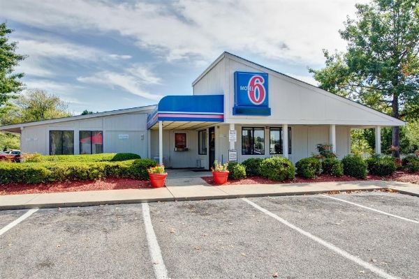MOTEL 6 PINEHURST - ABERDEEN NC (Aberdeen)